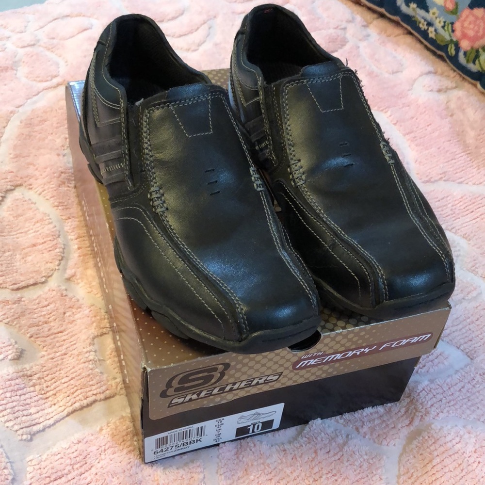 10 Skechers Men’s Black Leather Shoes Loafers Slip On Driving Casual Everyday - Picture 2 of 11